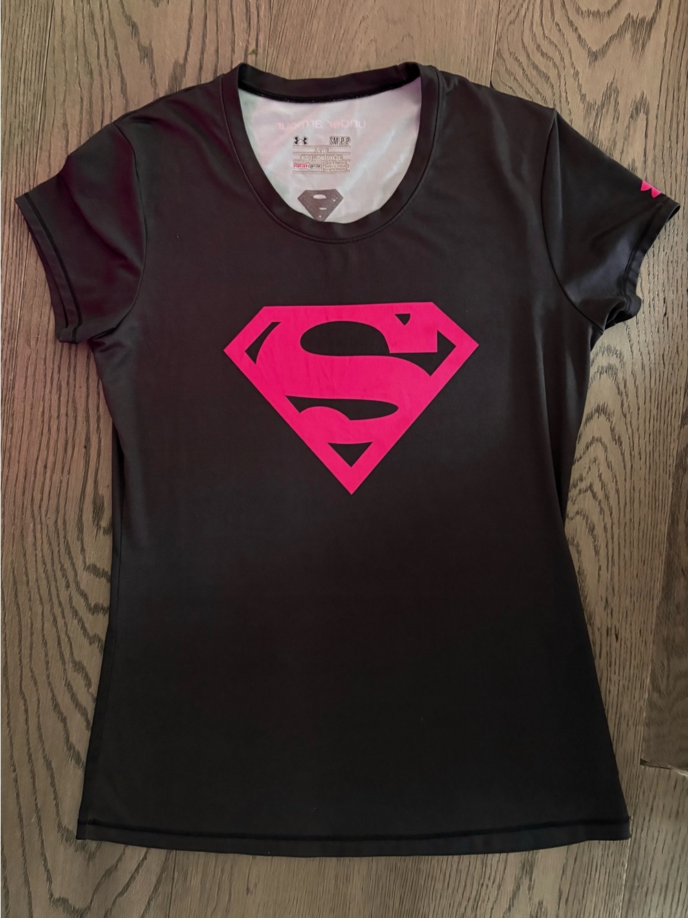 Under Armour Short-Sleeve Active Workout Tee Bronze Pink Supergirl Small